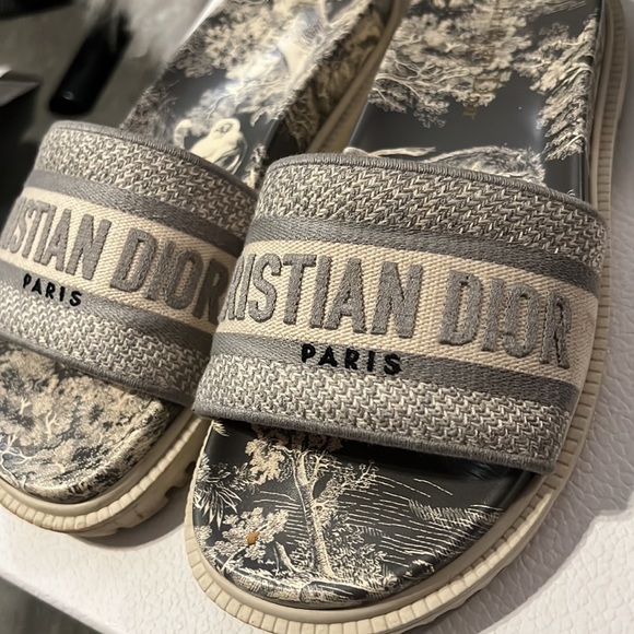 Dior slides - Picture 6 of 8